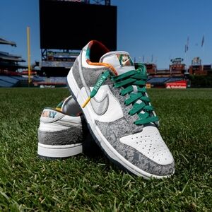 Philly Dunks Nike 9.5 Men NIB